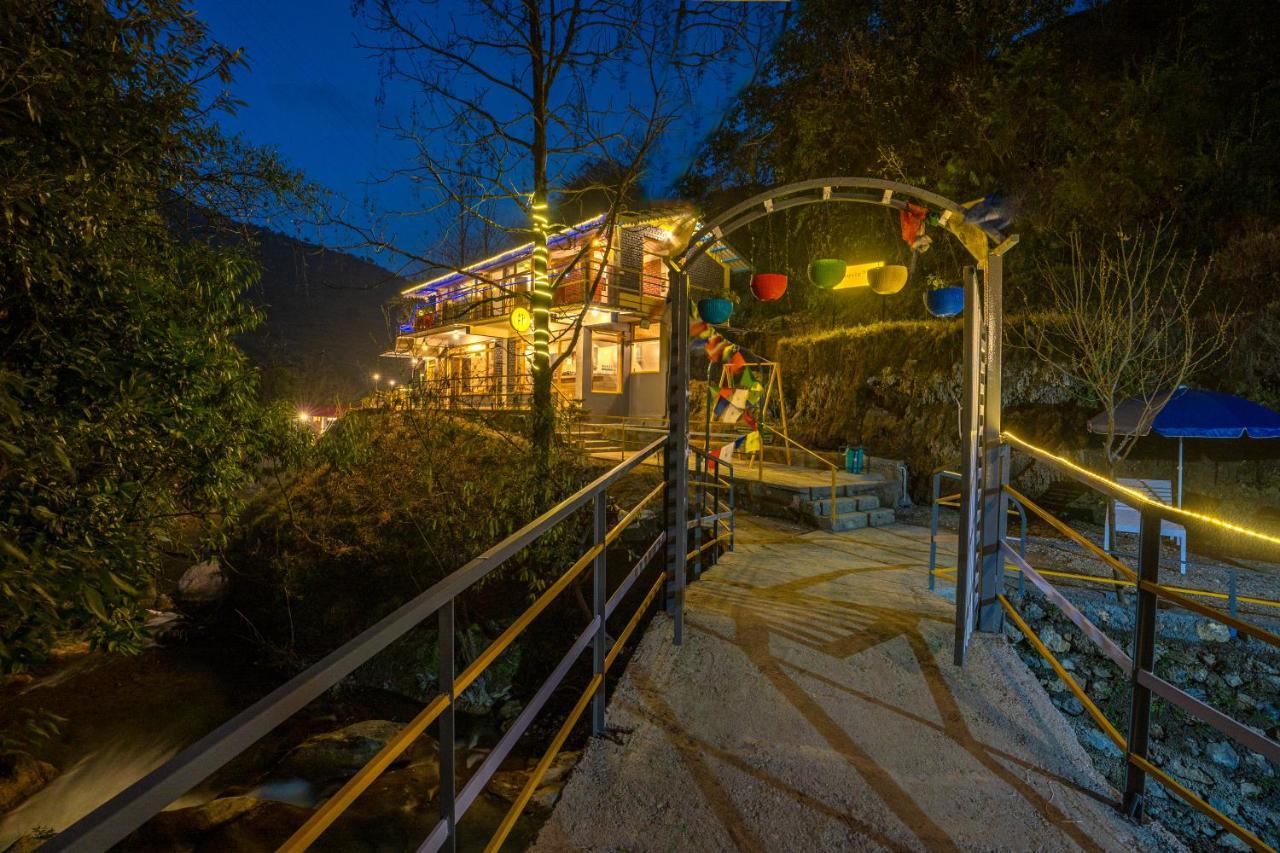 The Hosteller Mussoorie By The Streamside, Kempty ภายนอก รูปภาพ