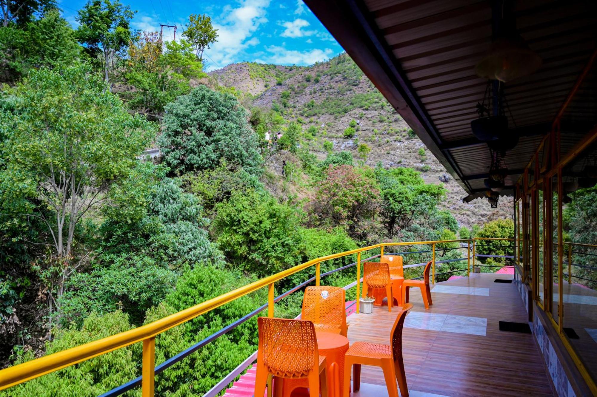The Hosteller Mussoorie By The Streamside, Kempty ภายนอก รูปภาพ