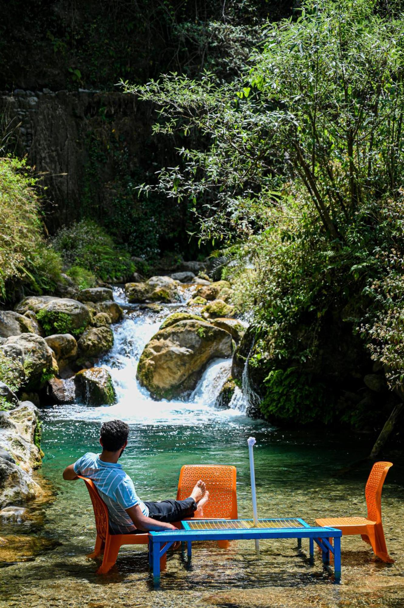 The Hosteller Mussoorie By The Streamside, Kempty ภายนอก รูปภาพ